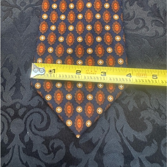 CERUTTI 1881 Paris  Made in France tie
70% Wool 30% Silk - Picture 6 of 6
